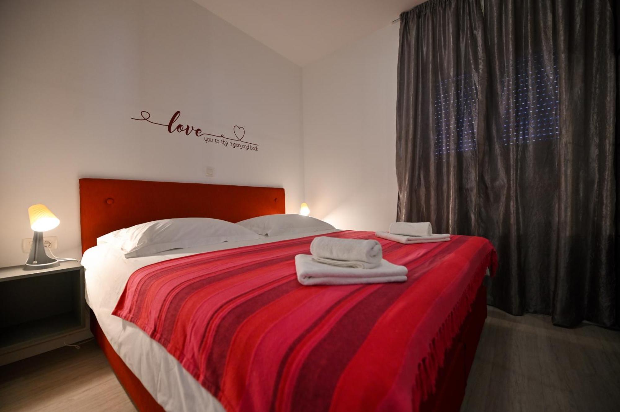 Apartment Marko Trogir Exterior photo